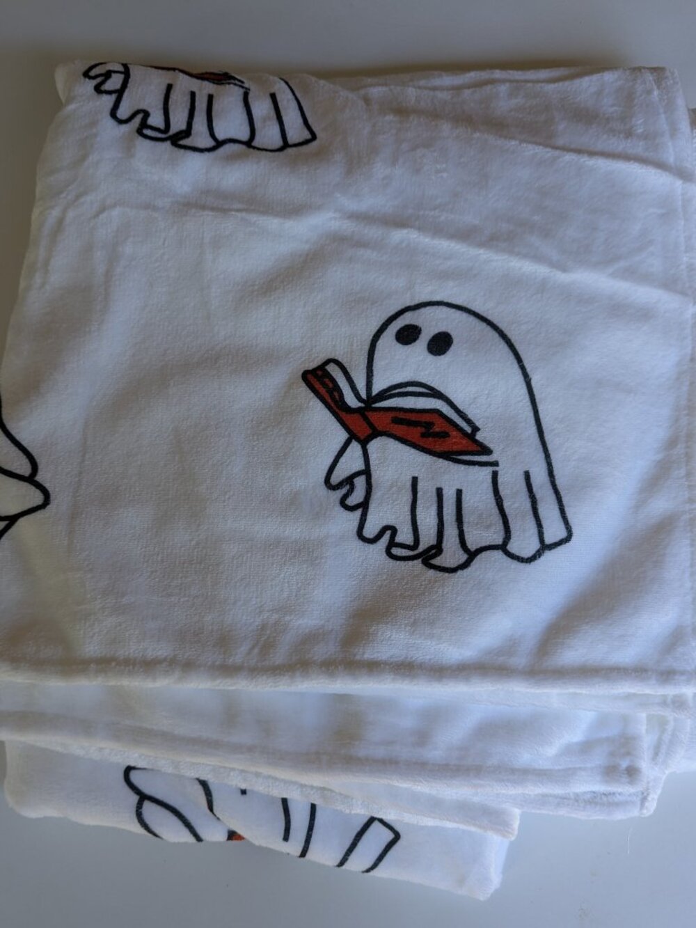 Ghost Reading Books Throw Blanket,Cozy Halloween Book Lover Gift,White